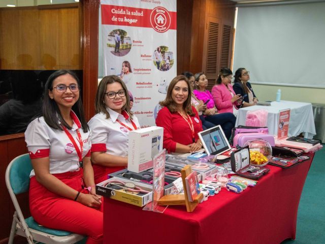 Simposio cáncer de mama