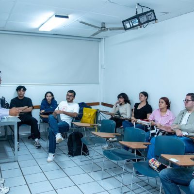 estudiantes monitores