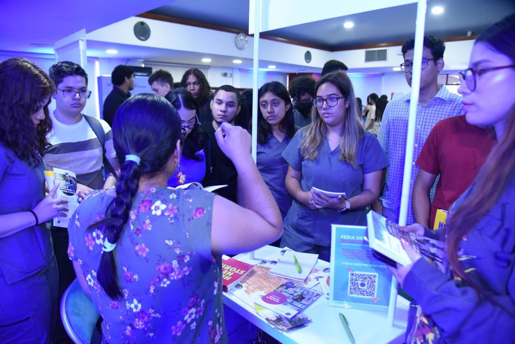 IV Feria de Becas