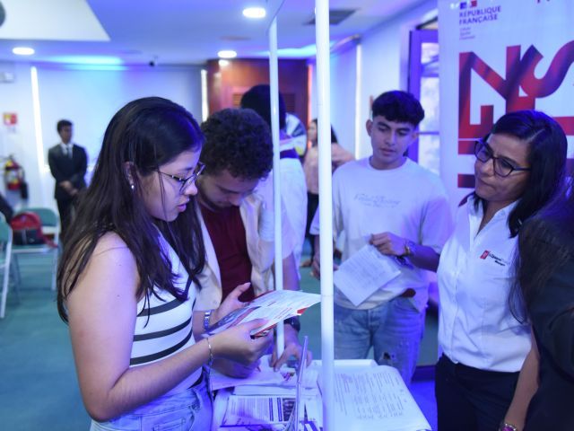 IV Feria de Becas