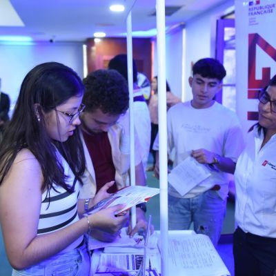 IV Feria de Becas