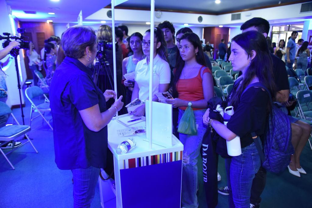 IV Feria de Becas Europeas