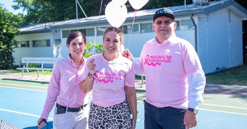 Rugiendo Contra el Cáncer de Mama