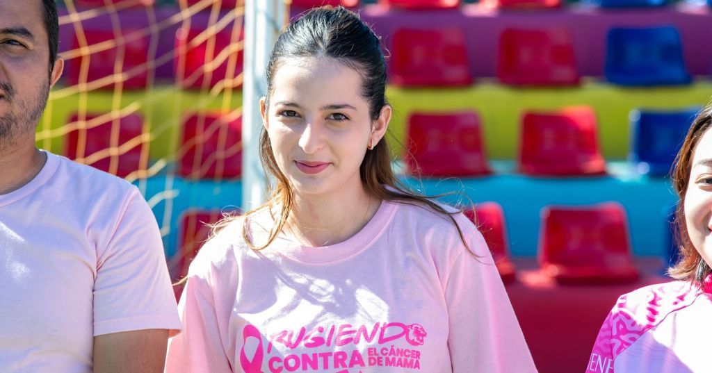 Rugiendo Contra el Cáncer de Mama
