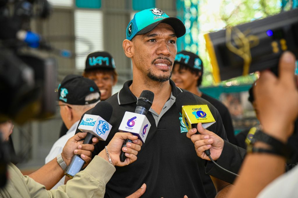 BECAS TROY WATSON