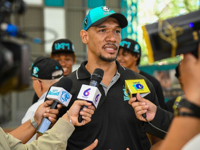 BECAS TROY WATSON