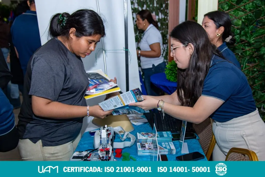 Feria Nacional de Becas