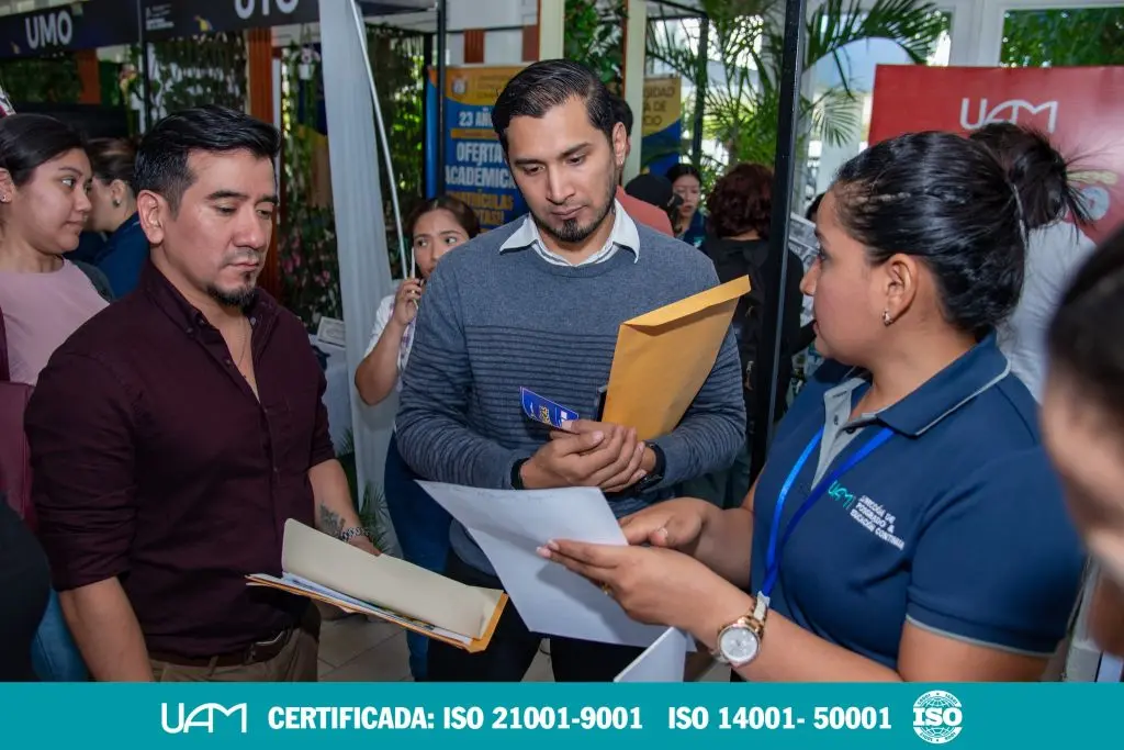 Feria Nacional de Becas